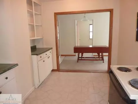 1410 Whyte St, Lansing, MI 48906 photo 8
