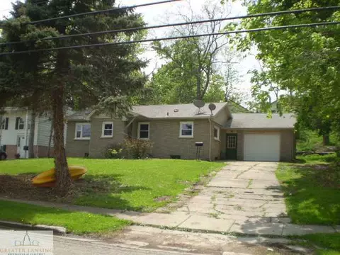 412 E Riv, Grand Ledge, MI 48837 photo 2