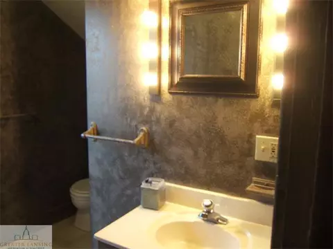606 E Cass St, Saint Johns, MI 48879 photo 17