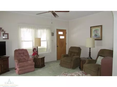 502 E Ash St, Mason, MI 48854 photo 4