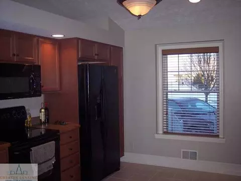 4164 Hamlet, Bath, MI 48808 photo 4