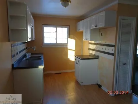 1005 Tracy St, Owosso, MI 48867 photo 3