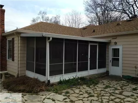 2316 Devonshire, Lansing, MI 48910 photo 9