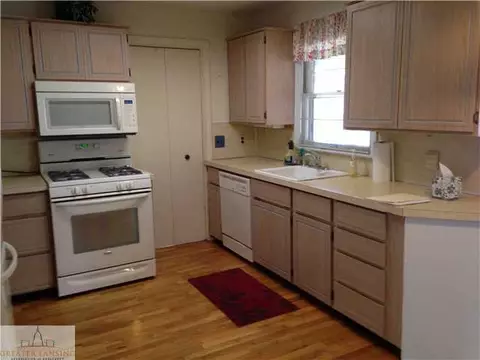 2316 Devonshire, Lansing, MI 48910 photo 4