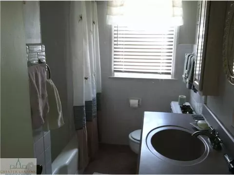 2316 Devonshire, Lansing, MI 48910 photo 8
