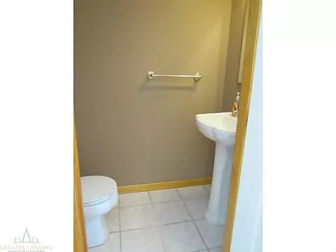 442 Button, Okemos, MI 48864 photo 9