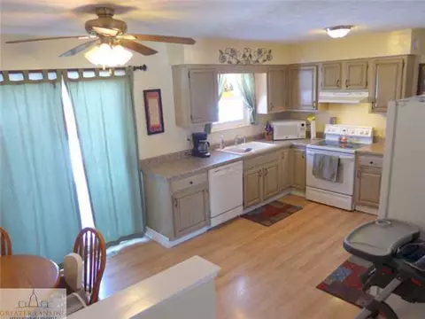 301 Valley Ct, Perry, MI 48872 photo 5