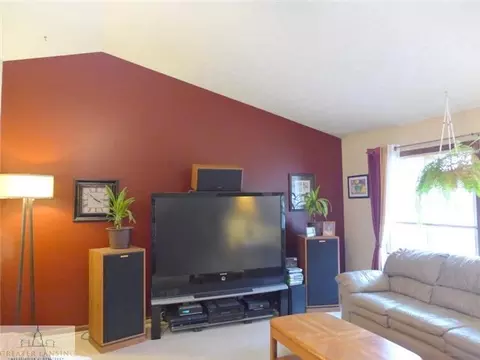 301 Creeping Brook Ln, Dewitt, MI 48820 photo 3