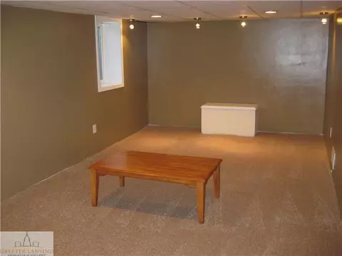 723 Fitting, Lansing, MI 48917 photo 17