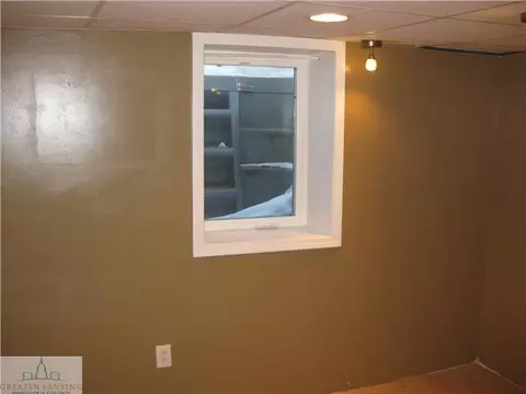 723 Fitting, Lansing, MI 48917 photo 19