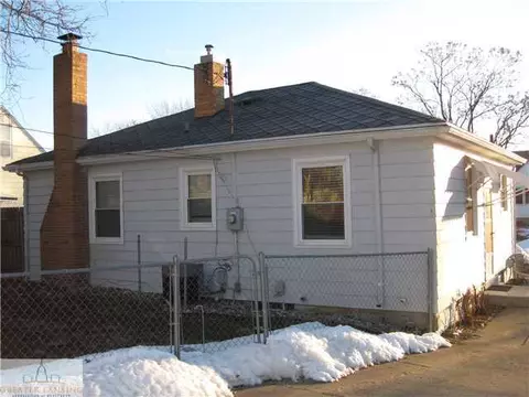 723 Fitting, Lansing, MI 48917 photo 3