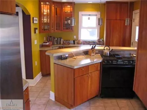430 Everett, Lansing, MI 48915 photo 4