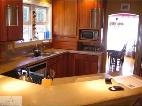 430 Everett, Lansing, MI 48915 photo 5