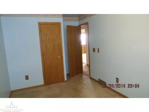 601 Ryan St, Owosso, MI 48867 photo 8