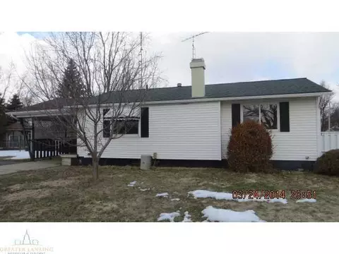 601 Ryan St, Owosso, MI 48867 photo 2