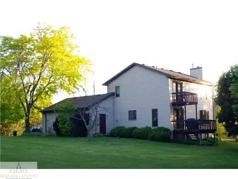 913 E Herbison, Dewitt, MI 48820 photo 19