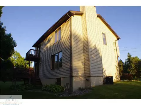 913 E Herbison, Dewitt, MI 48820 photo 20