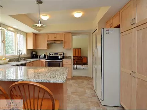3940 Binghampton Dr, Okemos, MI 48864 photo 9