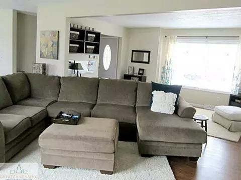 201 Westbrook, Dewitt, MI 48820 photo 3