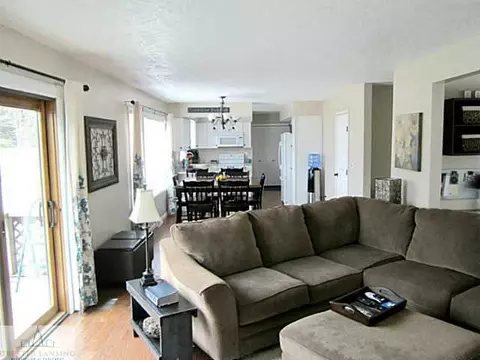 201 Westbrook, Dewitt, MI 48820 photo 4