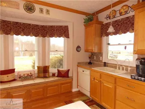 9425 S Wright Rd, Eagle, MI 48822 photo 5
