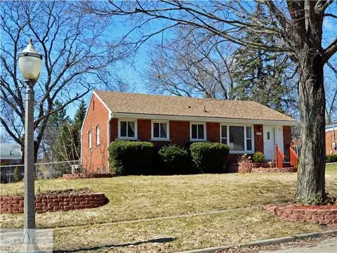 2203 Barstow Rd, Lansing, MI 48906 photo 2