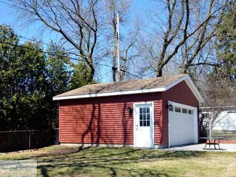 2203 Barstow Rd, Lansing, MI 48906 photo 3