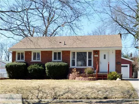 2203 Barstow Rd, Lansing, MI 48906 photo 1