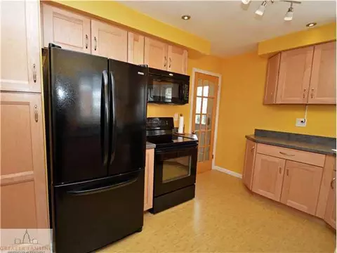 2203 Barstow Rd, Lansing, MI 48906 photo 8