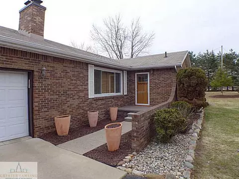 8175 Hunter Rd, Bath, MI 48808 photo 2