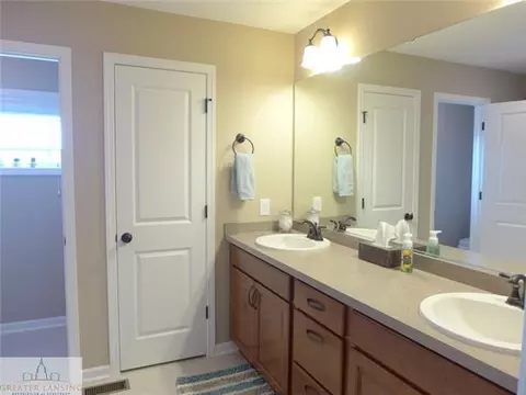 4255 Lavender Ln, Dewitt, MI 48820 photo 11