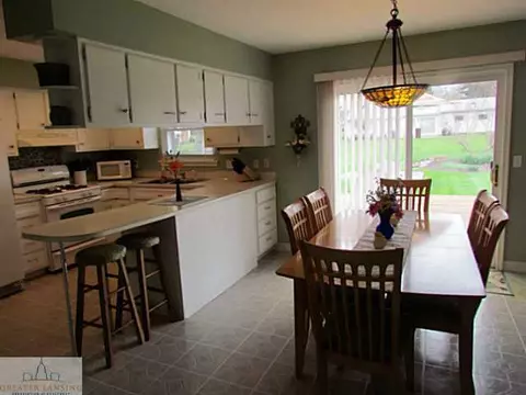 316 Iris, Lansing, MI 48917 photo 6