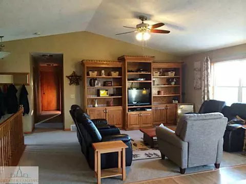6570 Lowe St, Saint Johns, MI 48879 photo 4