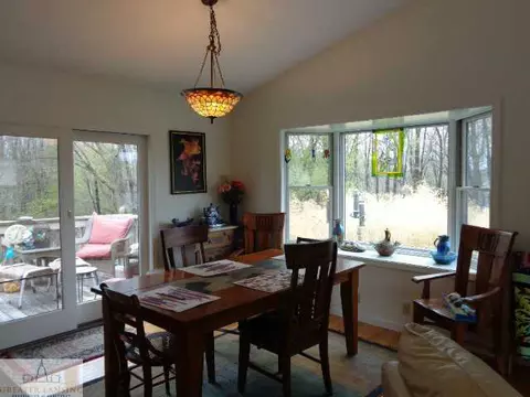 3706 Stoneleigh Dr, Lansing, MI 48910 photo 8