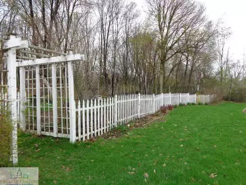 3706 Stoneleigh Dr, Lansing, MI 48910 photo 21
