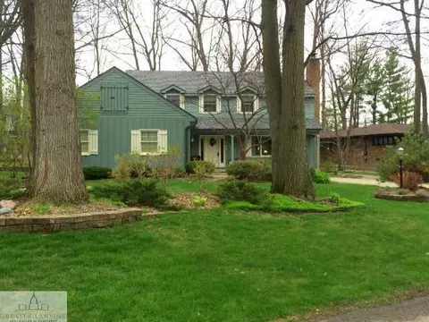 249 Vicksburg Dr, Lansing, MI 48917 photo 2