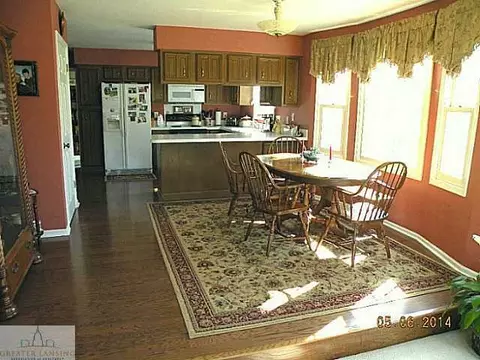 249 Vicksburg Dr, Lansing, MI 48917 photo 7