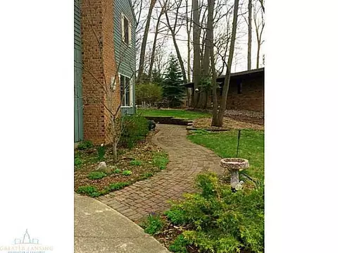 249 Vicksburg Dr, Lansing, MI 48917 photo 3