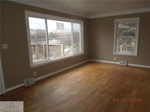 506 E River St, Grand Ledge, MI 48837 photo 3