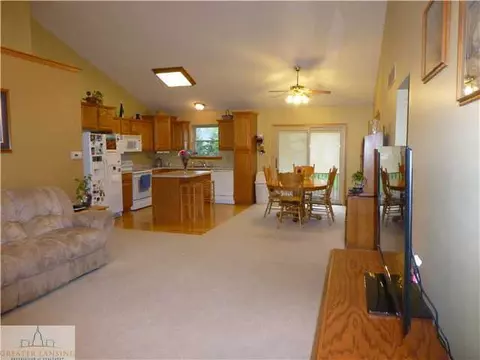 378 N Clearwater, Perry, MI 48872 photo 2