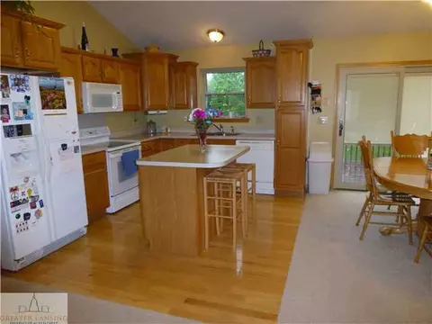 378 N Clearwater, Perry, MI 48872 photo 3