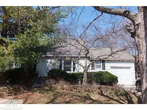 1127 Pershing Dr, Lansing, MI 48910 photo 1