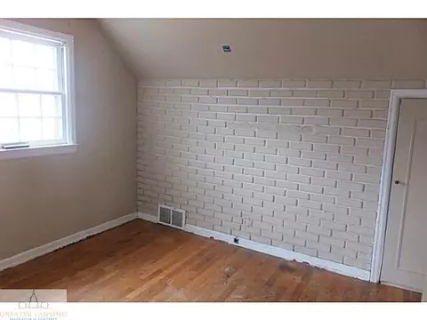1127 Pershing Dr, Lansing, MI 48910 photo 5