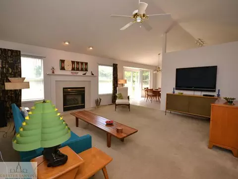5310 Thames, Haslett, MI 48840 photo 3