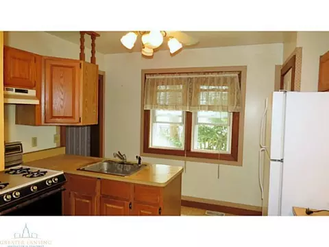 210 E Hamlin, Eaton Rapids, MI 48827 photo 3