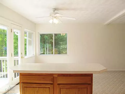8549 S S Grv, Dewitt, MI 48820 photo 2