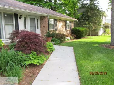 5881 Green, Haslett, MI 48840 photo 2
