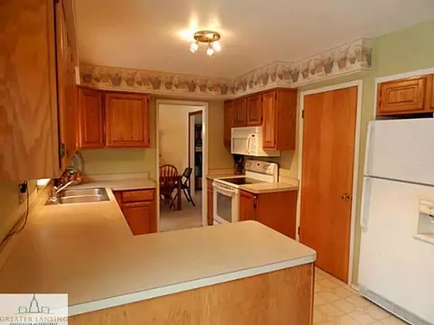 2126 Mark Ave, Lansing, MI 48912 photo 10