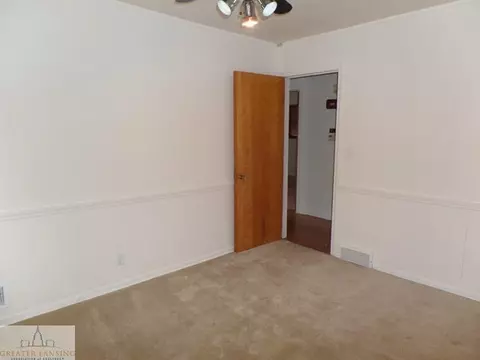 2425 Dillingham, Lansing, MI 48906 photo 14