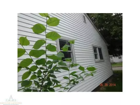 1218 Hapeman St, Lansing, MI 48915 photo 2